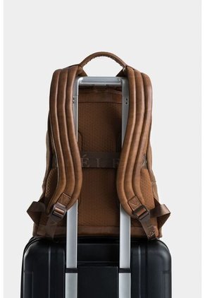 Morral Bolet De Cuero Gamuzado Para Hombre Manija Trenzada Morral Bolet De Cuero Gamuzado Para Hombre Manija Trenzada Miel Vélez