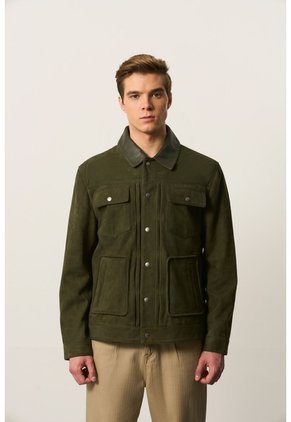 Chaqueta Aron En Gamuza Para Hombre Detalle Cuero Chaqueta Aron En Gamuza Para Hombre Detalle Cuero Verde Oliva M VÉLEZ