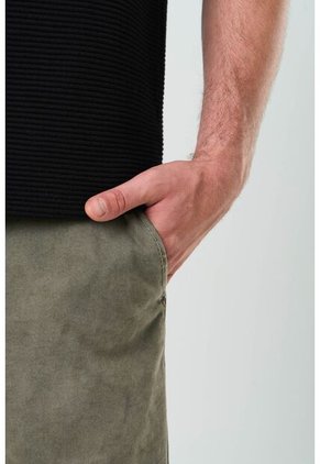 Bermuda Acacia En Drill Para Hombre Silueta Amplia Bermuda Acacia En Drill Para Hombre Silueta Amplia Verde Oliva 38 VÉLEZ