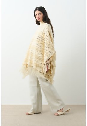 Poncho Tejido Thani Para Mujer Poncho Tejido Thani Para Mujer Crema XL VÉLEZ