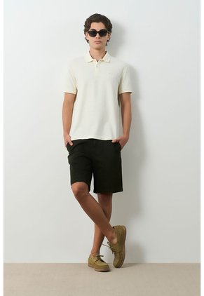 Polo Manga Corta Essential Para Hombre Textura Polo Manga Corta Essential Para Hombre Textura Crema M VÉLEZ