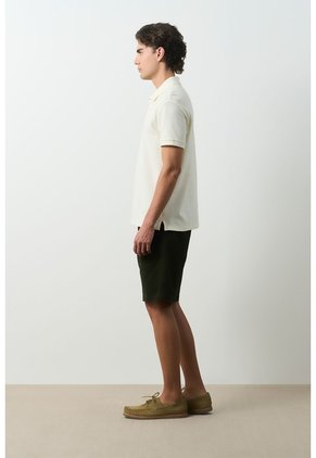 Polo Manga Corta Essential Para Hombre Textura Polo Manga Corta Essential Para Hombre Textura Crema M VÉLEZ