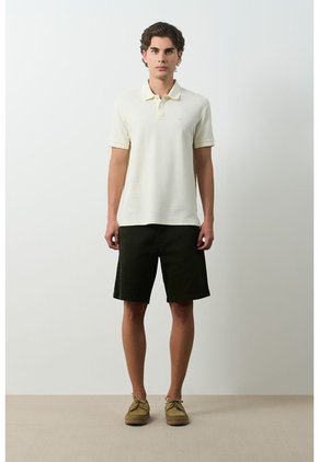 Polo Manga Corta Essential Para Hombre Textura Polo Manga Corta Essential Para Hombre Textura Crema M VÉLEZ