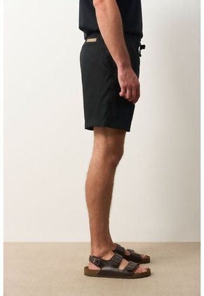 Bermuda En Lino Para Hombre Bélgica Bermuda En Lino Para Hombre Bélgica Negro 38 VÉLEZ