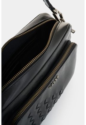 Bandolera De Cuero Con Detalle Tejido Para Hombre Kansas 2.0 Bandolera De Cuero Con Detalle Tejido Para Hombre Kansas 2.0 Negro VÉLEZ