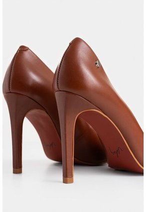 Tacones Cerrados De Cuero Liso Tacones Cerrados De Cuero Liso Miel 40 VÉLEZ