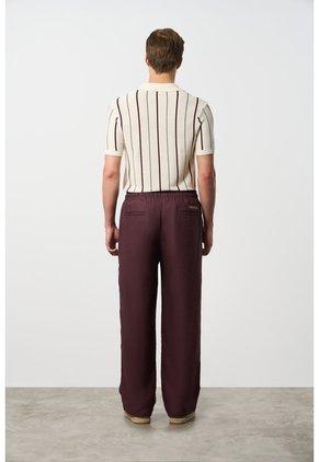 Pantalón Relaxed Fit Para Hombre Elon Pantalón Relaxed Fit Para Hombre Elon Vinotinto 38 VÉLEZ