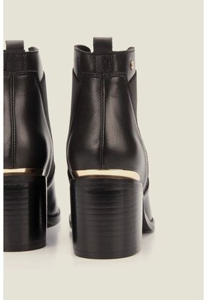 Botines Tacón De Cuero Aplique Botines Tacón De Cuero Aplique Negro 35 VÉLEZ