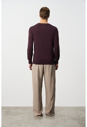 Sweater Tejido En Algodón Para Hombre Manga Ranglan Sweater Tejido En Algodón Para Hombre Manga Ranglan Vinotinto XS VÉLEZ