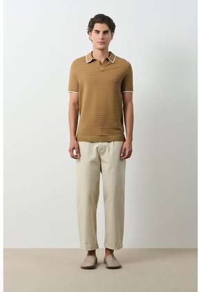 Polo Tejida Ruka Para Hombre Polo Tejida Ruka Para Hombre Canela XL VÉLEZ