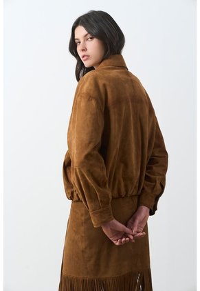 Chaqueta Bomber De Gamuza Para Mujer Serrano Chaqueta Bomber De Gamuza Para Mujer Serrano Miel L VÉLEZ