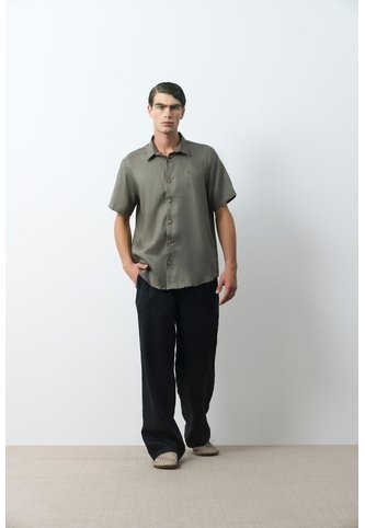 Camisa En Lino Manga Corta Siena Para Hombre Camisa En Lino Manga Corta Siena Para Hombre Verde M VÉLEZ Vélez