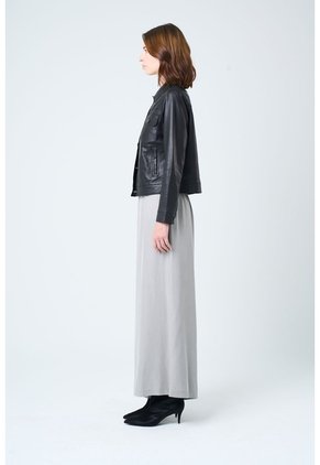 Chaqueta Kalaha De Cuero Para Mujer Silueta Trucker Chaqueta Kalaha De Cuero Para Mujer Silueta Trucker Negro M VÉLEZ