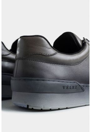 Tenis Whited 2 De Cuero Para Hombre Cordón Encerado Tenis Whited 2 De Cuero Para Hombre Cordón Encerado Gris 38 VÉLEZ
