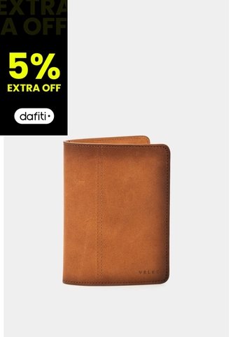 Porta Pasaporte Travel 2.0 De Cuero Para Hombre Efecto Envejecido Porta Pasaporte Travel 2.0 De Cuero Para Hombre Efecto Envejecido Miel VÉLEZ Vélez