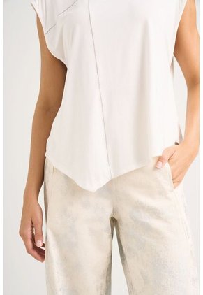 Camiseta Luz En Tejido De Punto Para Mujer Detalle Millaré Camiseta Luz En Tejido De Punto Para Mujer Detalle Millaré Blanco XL Vélez