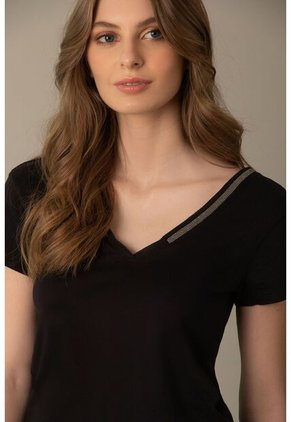 Camiseta Millare Para Mujer Manga Corta Negro Camiseta Millare Para Mujer Manga Corta Negro XS VÉLEZ