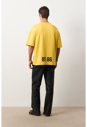 Camiseta Relaxed Fit Para Hombre Camiseta Relaxed Fit Para Hombre Amarillo M VÉLEZ