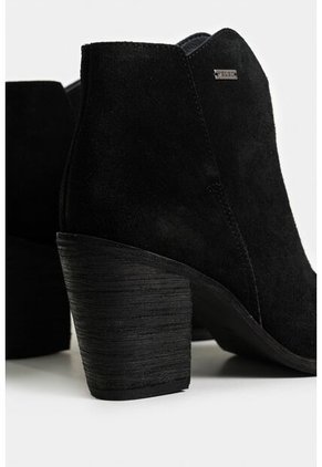 Botines Alpha De Cuero Gamuzado Para Mujer Silueta Asimétrica Botines Alpha De Cuero Gamuzado Para Mujer Silueta Asimétrica Negro 36 VÉLEZ