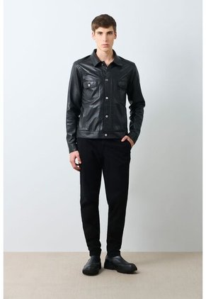 Pantalón Chino Italo Para Hombre Semifitted Pantalón Chino Italo Para Hombre Semifitted Negro 34 VÉLEZ