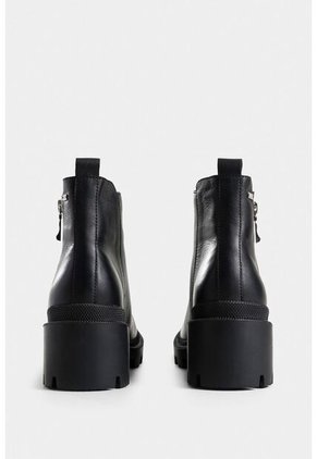 Botines Burdeos De Cuero Para Mujer Suela Tractorada Botines Burdeos De Cuero Para Mujer Suela Tractorada Negro 37 Vélez