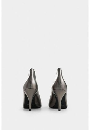 Tacones Cerrados Iris De Cuero Para Mujer Puntera Metálica Tacones Cerrados Iris De Cuero Para Mujer Puntera Metálica Plata 41 Vélez