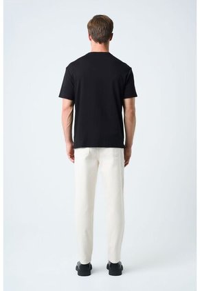 Pantalón Calluna Confort Para Hombre Semi Fitted Pantalón Calluna Confort Para Hombre Semi Fitted Crema 34 VÉLEZ
