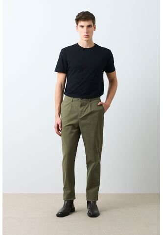 Pantalón Apis En Drill Para Hombre Silueta Baggy Pantalón Apis En Drill Para Hombre Silueta Baggy Verde Oliva 38 VÉLEZ Vélez
