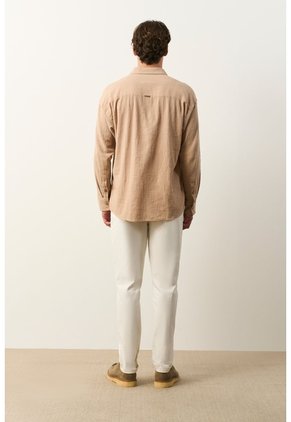 Camisa Semi-fitted Manga Larga Para Hombre Memoria Camisa Semi-fitted Manga Larga Para Hombre Memoria Tabaco S VÉLEZ