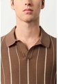 Polo Manga Corta Tejida Para Hombre Kiri Polo Manga Corta Tejida Para Hombre Kiri Tabaco XL VÉLEZ de Vélez