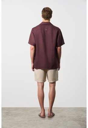 Camisa Manga Corta En Lino Para Hombre Málaga Camisa Manga Corta En Lino Para Hombre Málaga Vinotinto M VÉLEZ