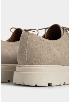 Zapatos De Cordón Spoleto De Cuero Gamuzado Para Hombre Efecto Escribiente Zapatos De Cordón Spoleto De Cuero Gamuzado Para Hombre Efecto Escribiente Arena 45 VÉLEZ