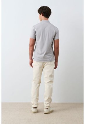 Polo Manga Corta Solan Para Hombre Semi Fitted Polo Manga Corta Solan Para Hombre Semi Fitted Crema XXL VÉLEZ