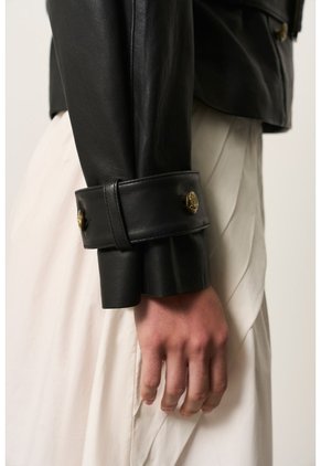 Chaqueta En Cuero Para Mujer Tavora Chaqueta En Cuero Para Mujer Tavora Negro M VÉLEZ