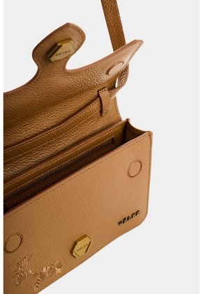 Manos Libres Mini Garniel En Cuero Para Mujer Manos Libres Mini Garniel En Cuero Para Mujer Miel VÉLEZ