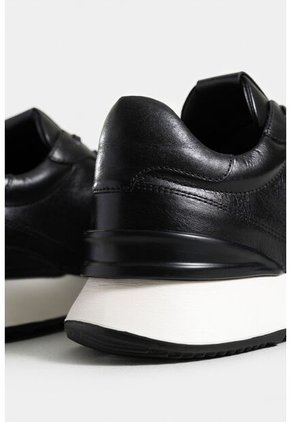 Tenis Cooper 3 De Cuero Para Hombre Spoiler En Contraste Tenis Cooper 3 De Cuero Para Hombre Spoiler En Contraste Negro 42 VÉLEZ