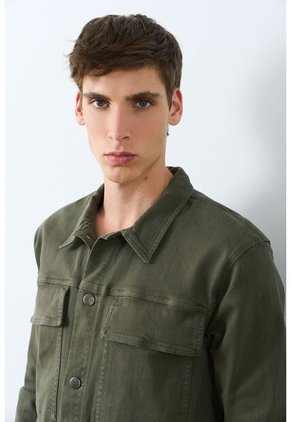 Sobrecamisa Modica Para Hombre Oversized Sobrecamisa Modica Para Hombre Oversized Verde Oliva S VÉLEZ