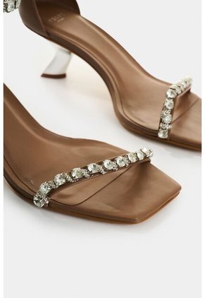 Sandalia Tacón De Cuero Para Mujer Anahí Sandalia Tacón De Cuero Para Mujer Anahí Kaky 34 VÉLEZ