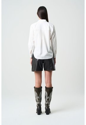 Camisa Manga Larga Basic En Tejido Plano Para Mujer Detalle Millaré Camisa Manga Larga Basic En Tejido Plano Para Mujer Detalle Millaré Blanco XL VÉLEZ