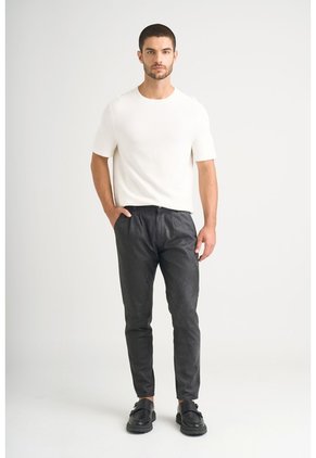 Pantalón Draco 2.0 De Cuero Gamuzado Para Hombre Semi Holgado Pantalón Draco 2.0 De Cuero Gamuzado Para Hombre Semi Holgado Negro 30 VÉLEZ