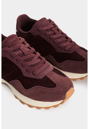 Tenis En Cuero Pelo Y Folia Para Mujer Sahara Tenis En Cuero Pelo Y Folia Para Mujer Sahara Vinotinto 39 VÉLEZ