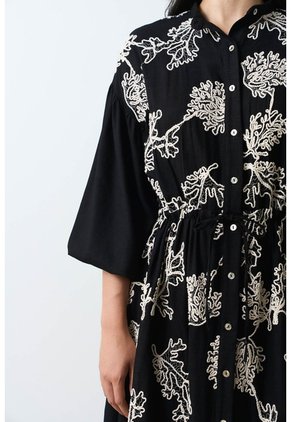 Vestido Bordado Cuello Nerú Para Mujer Efos Vestido Bordado Cuello Nerú Para Mujer Efos Negro 12 VÉLEZ