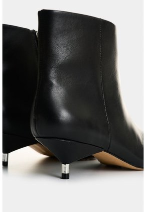 Botines De Cuero Para Mujer Pearl Botines De Cuero Para Mujer Pearl Negro 36 VÉLEZ