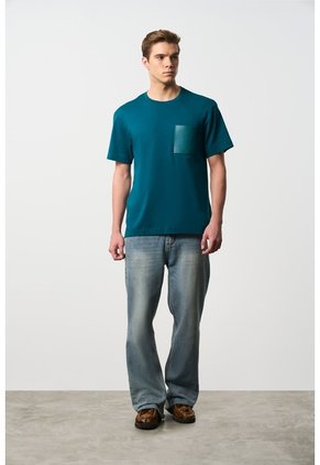 Camiseta En Algodón Para Hombre Bolsillo Cuero Camiseta En Algodón Para Hombre Bolsillo Cuero Azul Aguamarina M VÉLEZ