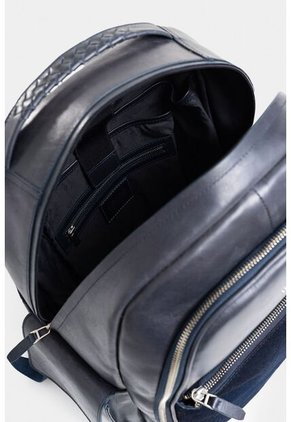 Morral Tropical Escape 2 De Cuero Liso Para Hombre Detalles Cuero Gamuzado Morral Tropical Escape 2 De Cuero Liso Para Hombre Detalles Cuero Gamuzado Azul Oscuro Vélez