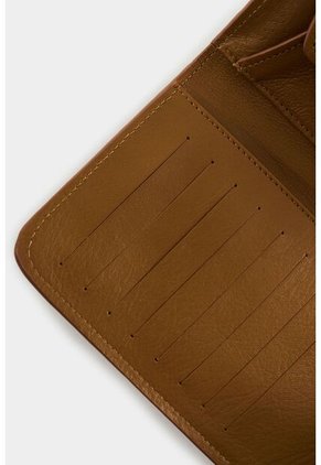 Billetera Porta Chequera Extravaganza De Cuero Para Mujer Grabado Billetera Porta Chequera Extravaganza De Cuero Para Mujer Grabado Miel VÉLEZ