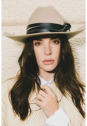 Sombrero Texano En Lana Para Mujer Malboro Nila Sombrero Texano En Lana Para Mujer Malboro Nila Arena M VÉLEZ