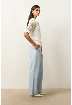 Polo Tejida Lascar Para Mujer Fit Holgado Polo Tejida Lascar Para Mujer Fit Holgado Crema XL VÉLEZ