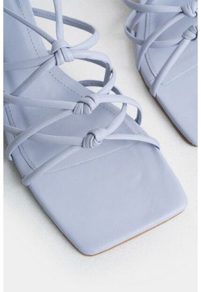 Sandalia Tacón Viena De Cuero Para Mujer Capellada Anudada Sandalia Tacón Viena De Cuero Para Mujer Capellada Anudada Lila 37 VÉLEZ