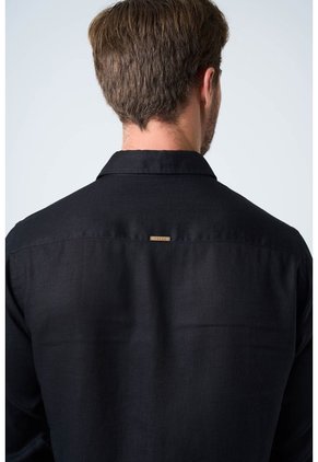 Camisa Manga Larga En Lino Para Hombre Silueta Semi Ajustada Camisa Manga Larga En Lino Para Hombre Silueta Semi Ajustada Negro L VÉLEZ